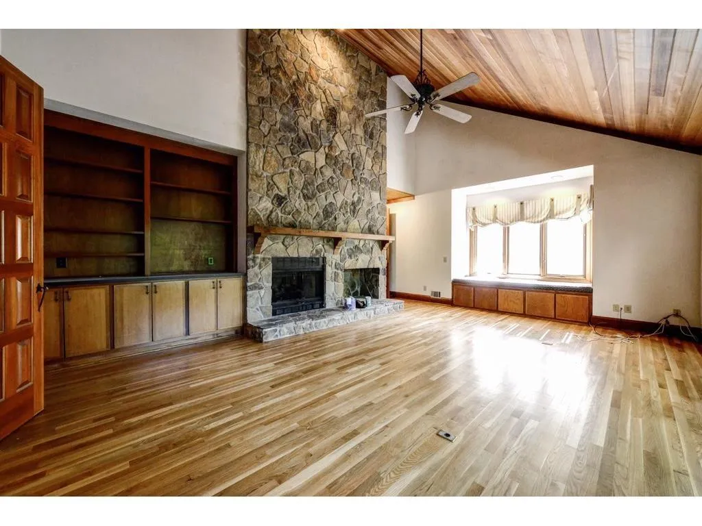 75 Mountain Creek Trace, Sandy Springs, Georgia 30328, 5 Bedrooms Bedrooms, ,4 BathroomsBathrooms,Residential,Sold,75 Mountain Creek Trace,5805669
