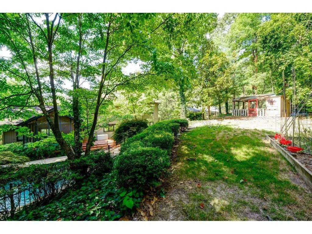 75 Mountain Creek Trace, Sandy Springs, Georgia 30328, 5 Bedrooms Bedrooms, ,4 BathroomsBathrooms,Residential,Sold,75 Mountain Creek Trace,5805669
