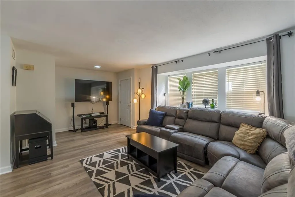 7094 Stonington Drive, Atlanta, Georgia 30328, 2 Bedrooms Bedrooms, ,2 BathroomsBathrooms,Residential,Sold,7094 Stonington Drive,6854909