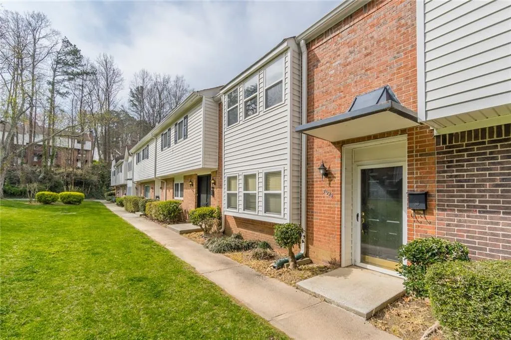 7094 Stonington Drive, Atlanta, Georgia 30328, 2 Bedrooms Bedrooms, ,2 BathroomsBathrooms,Residential,Sold,7094 Stonington Drive,6854909