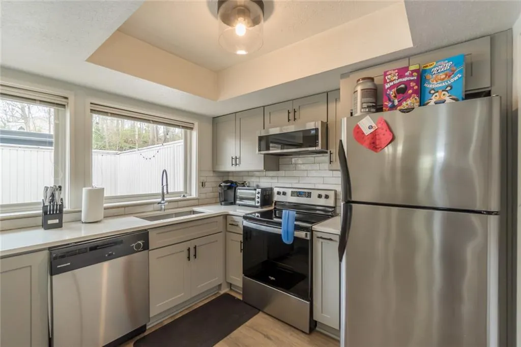 7094 Stonington Drive, Atlanta, Georgia 30328, 2 Bedrooms Bedrooms, ,2 BathroomsBathrooms,Residential,Sold,7094 Stonington Drive,6854909