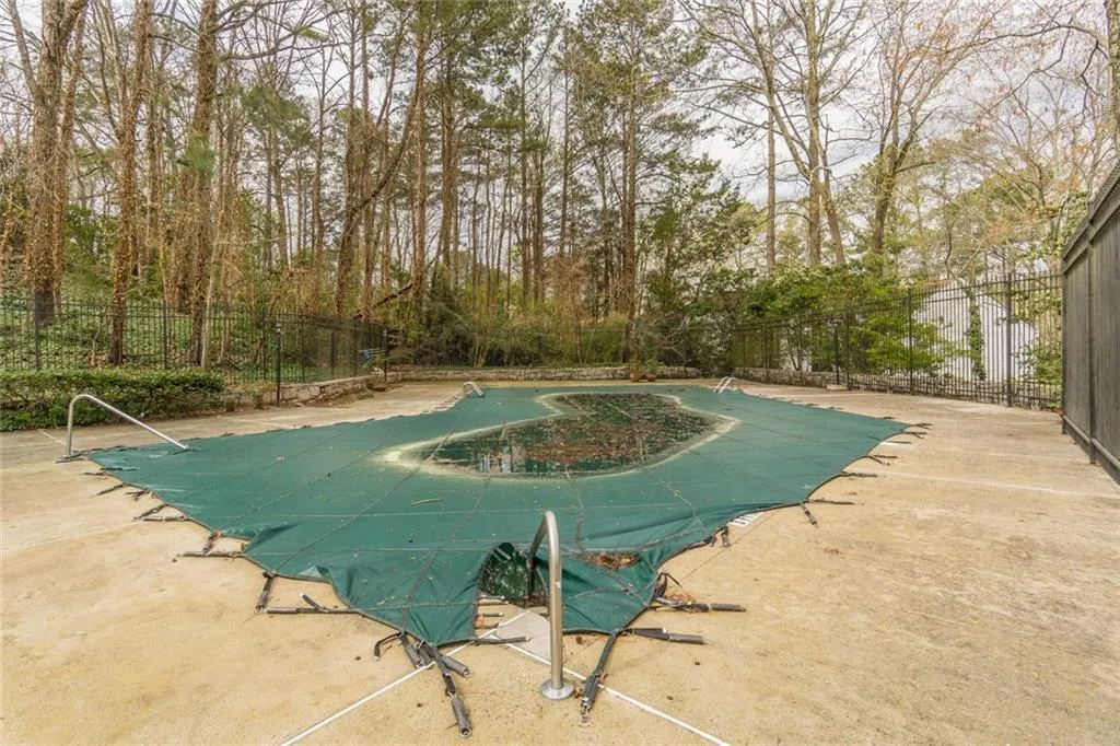 7094 Stonington Drive, Atlanta, Georgia 30328, 2 Bedrooms Bedrooms, ,2 BathroomsBathrooms,Residential,Sold,7094 Stonington Drive,6854909