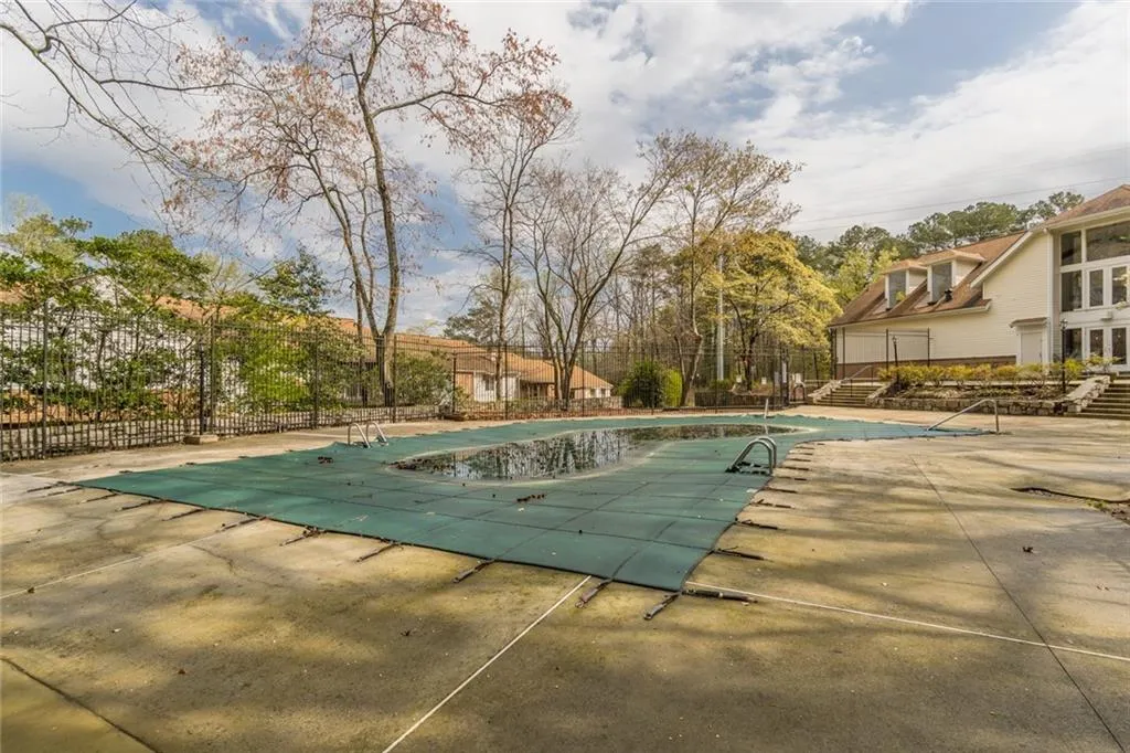 7094 Stonington Drive, Atlanta, Georgia 30328, 2 Bedrooms Bedrooms, ,2 BathroomsBathrooms,Residential,Sold,7094 Stonington Drive,6854909