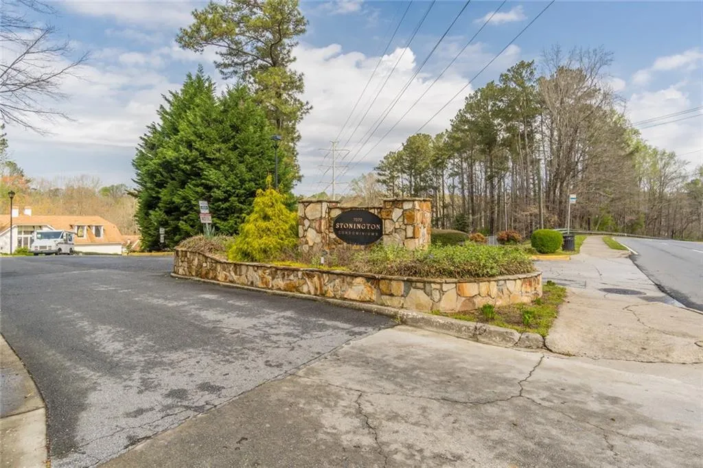 7094 Stonington Drive, Atlanta, Georgia 30328, 2 Bedrooms Bedrooms, ,2 BathroomsBathrooms,Residential,Sold,7094 Stonington Drive,6854909
