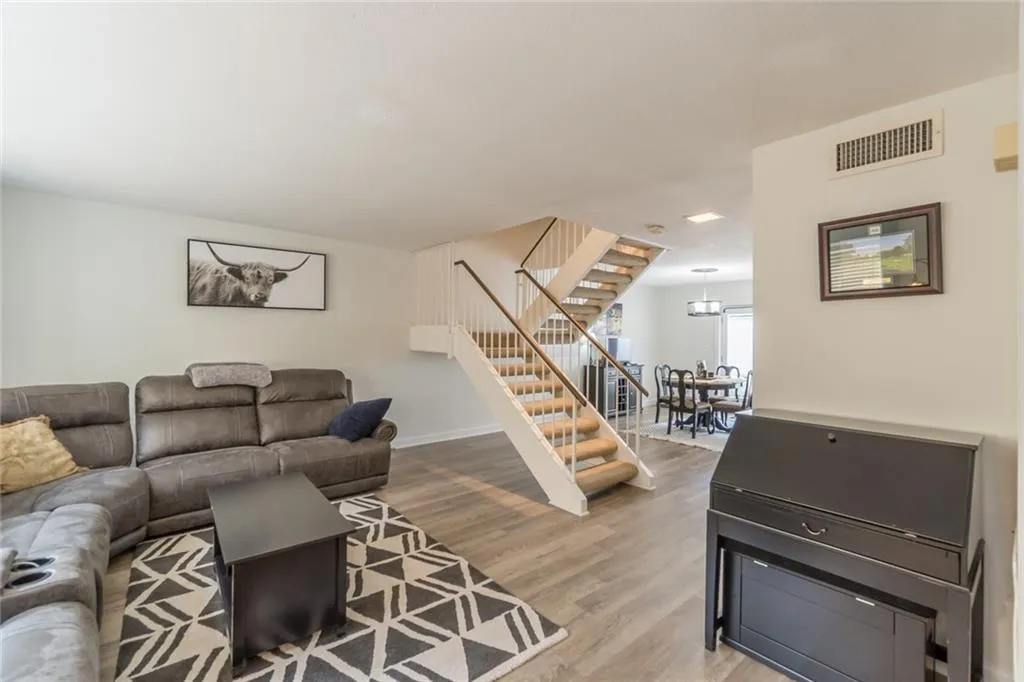 7094 Stonington Drive, Atlanta, Georgia 30328, 2 Bedrooms Bedrooms, ,2 BathroomsBathrooms,Residential,Sold,7094 Stonington Drive,6854909