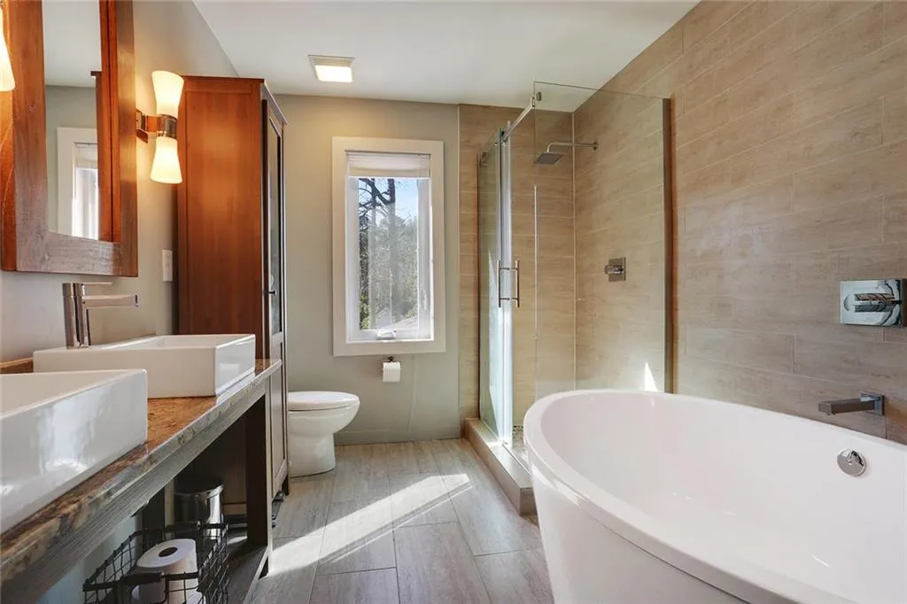 8165 Innsbruck Drive, Atlanta, Georgia 30350, 4 Bedrooms Bedrooms, ,3 BathroomsBathrooms,Residential,Sold,8165 Innsbruck Drive,5625969