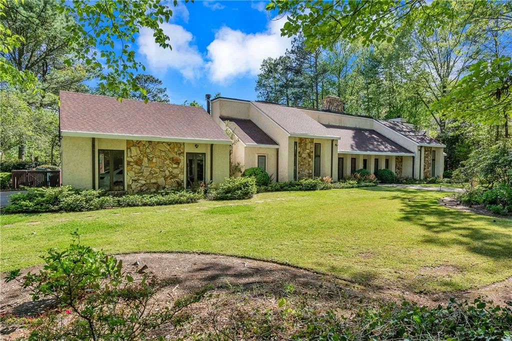 5120 Jett Forest Trail, Atlanta, Georgia 30327, 5 Bedrooms Bedrooms, ,4 BathroomsBathrooms,Residential,Sold,5120 Jett Forest Trail,6537740