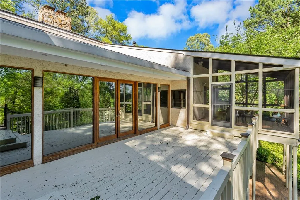 5120 Jett Forest Trail, Atlanta, Georgia 30327, 5 Bedrooms Bedrooms, ,4 BathroomsBathrooms,Residential,Sold,5120 Jett Forest Trail,6537740