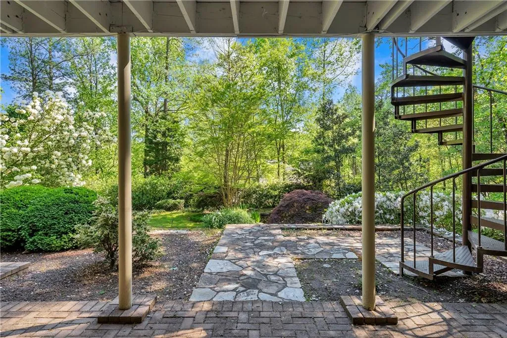5120 Jett Forest Trail, Atlanta, Georgia 30327, 5 Bedrooms Bedrooms, ,4 BathroomsBathrooms,Residential,Sold,5120 Jett Forest Trail,6537740