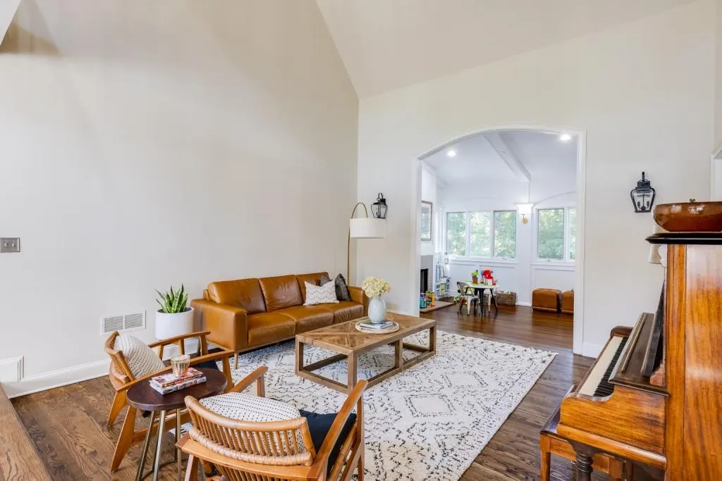 285 Lackland Court, Sandy Springs, Georgia 30350, 5 Bedrooms Bedrooms, ,4 BathroomsBathrooms,Residential,Sold,285 Lackland Court,6959754 285 Lackland Court, Sandy Springs, Georgia 30350, 5 Bedrooms Bedrooms, ,4 BathroomsBathrooms,Residential,Sold,285 Lackland Court,6959754