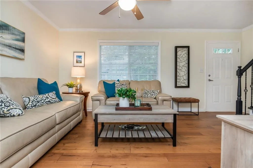 6940 Roswell Road Unit B4, Sandy Springs, Georgia 30328, 2 Bedrooms Bedrooms, ,1 BathroomBathrooms,Residential,For Sale,6940 Roswell Road Unit B4,7729982