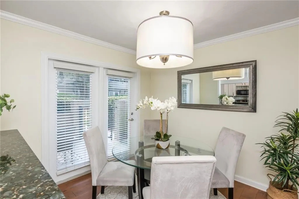 6940 Roswell Road Unit B4, Sandy Springs, Georgia 30328, 2 Bedrooms Bedrooms, ,1 BathroomBathrooms,Residential,For Sale,6940 Roswell Road Unit B4,7729982
