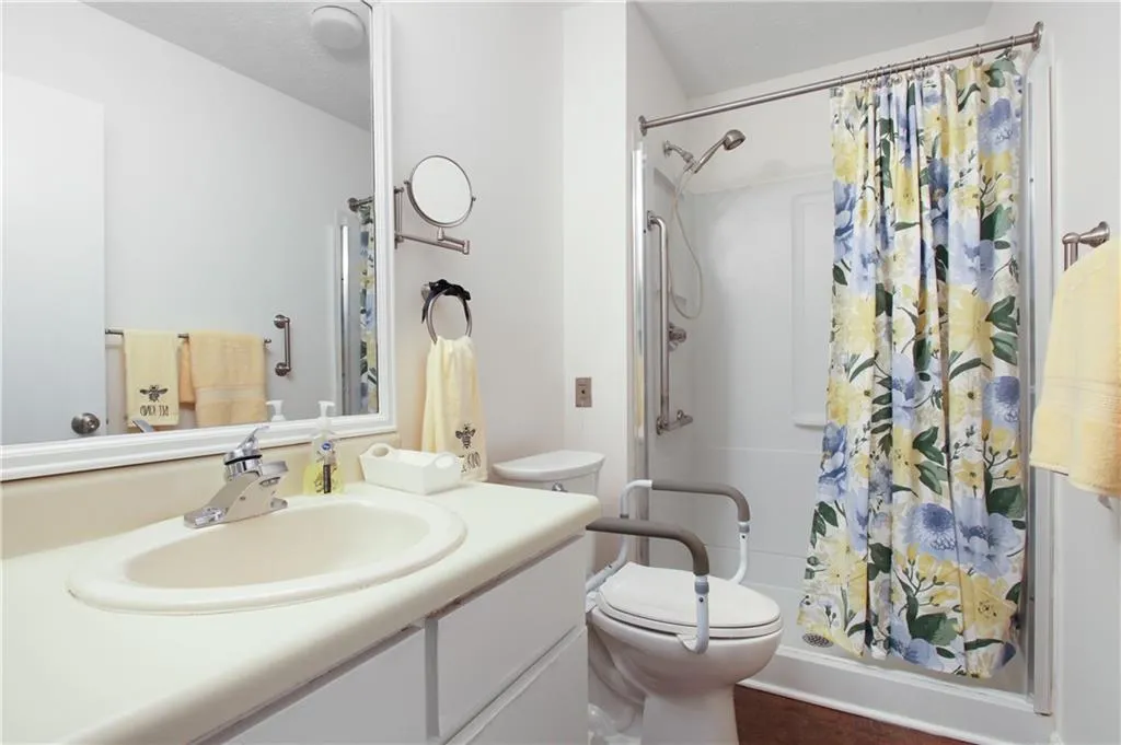 475 Mount Vernon Highway Ne Unit B109, Sandy Springs, Georgia 30328, 2 Bedrooms Bedrooms, ,2 BathroomsBathrooms,Residential,Sold,475 Mount Vernon Highway Ne Unit B109,6909346