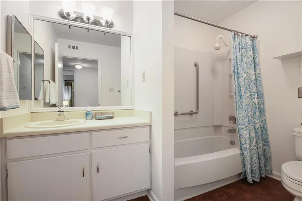 475 Mount Vernon Highway Ne Unit B109, Sandy Springs, Georgia 30328, 2 Bedrooms Bedrooms, ,2 BathroomsBathrooms,Residential,Sold,475 Mount Vernon Highway Ne Unit B109,6909346