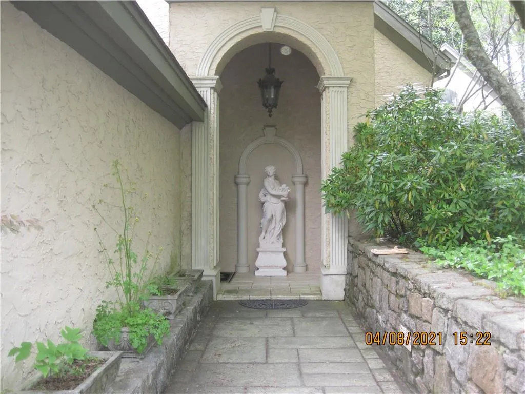 100 River North Run, Sandy Springs, Georgia 30328, 3 Bedrooms Bedrooms, ,5 BathroomsBathrooms,Residential,Sold,100 River North Run,6864708