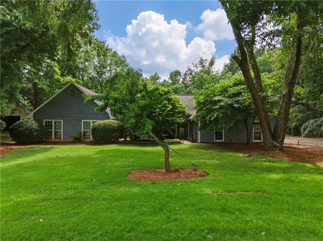 555 Saddle Creek Circle, Roswell, Georgia 30076