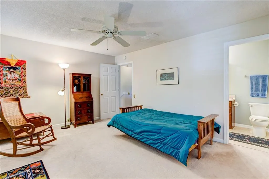 201 Dunwoody Chace, Sandy Springs, Georgia 30328, 2 Bedrooms Bedrooms, ,2 BathroomsBathrooms,Residential,Sold,201 Dunwoody Chace,5711813