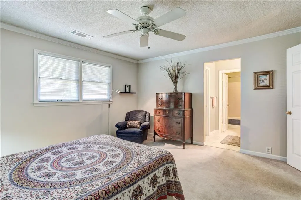 201 Dunwoody Chace, Sandy Springs, Georgia 30328, 2 Bedrooms Bedrooms, ,2 BathroomsBathrooms,Residential,Sold,201 Dunwoody Chace,5711813