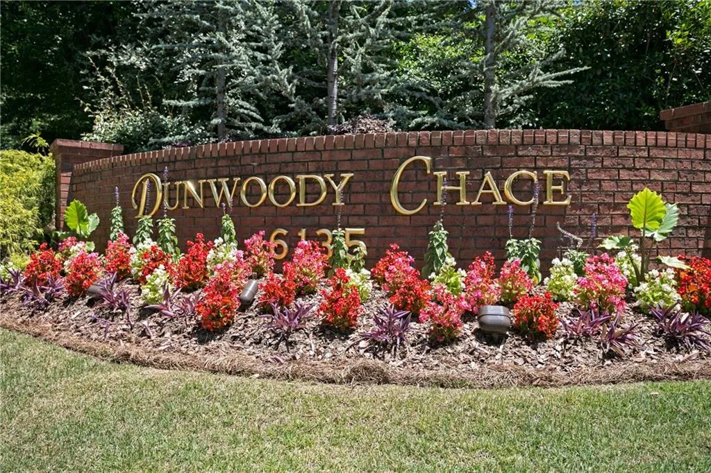 201 Dunwoody Chace, Sandy Springs, Georgia 30328, 2 Bedrooms Bedrooms, ,2 BathroomsBathrooms,Residential,Sold,201 Dunwoody Chace,5711813