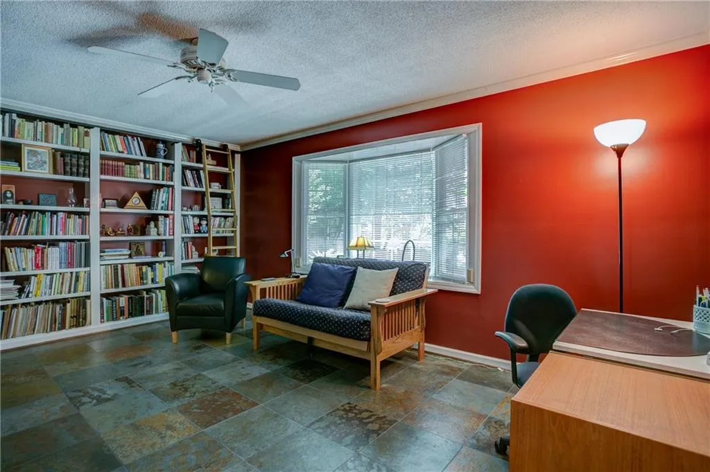 201 Dunwoody Chace, Sandy Springs, Georgia 30328, 2 Bedrooms Bedrooms, ,2 BathroomsBathrooms,Residential,Sold,201 Dunwoody Chace,5711813