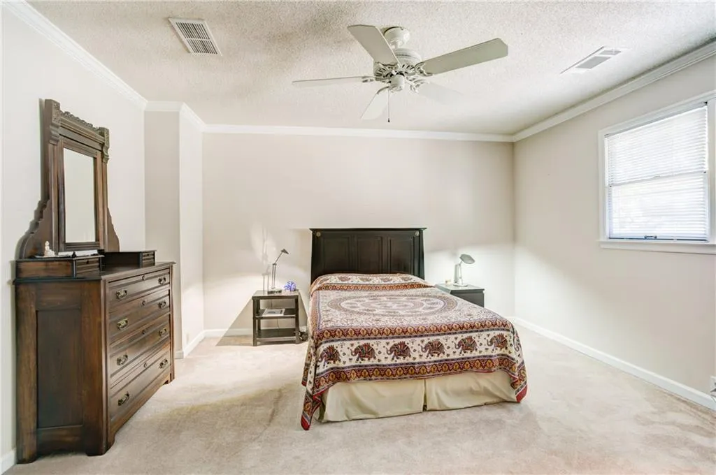 201 Dunwoody Chace, Sandy Springs, Georgia 30328, 2 Bedrooms Bedrooms, ,2 BathroomsBathrooms,Residential,Sold,201 Dunwoody Chace,5711813