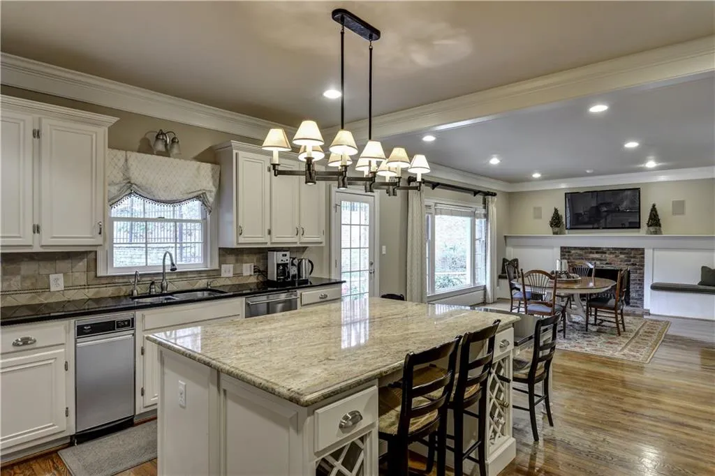 7800 Landowne Drive, Atlanta, Georgia 30350, 5 Bedrooms Bedrooms, ,4 BathroomsBathrooms,Residential,Sold,7800 Landowne Drive,5624268