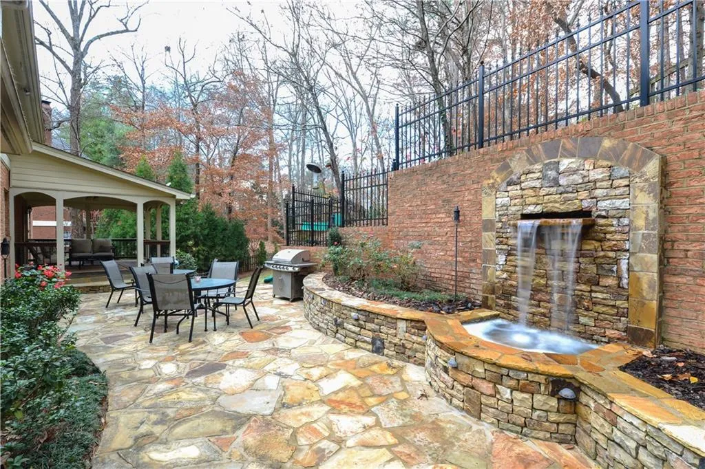 7800 Landowne Drive, Atlanta, Georgia 30350, 5 Bedrooms Bedrooms, ,4 BathroomsBathrooms,Residential,Sold,7800 Landowne Drive,5624268