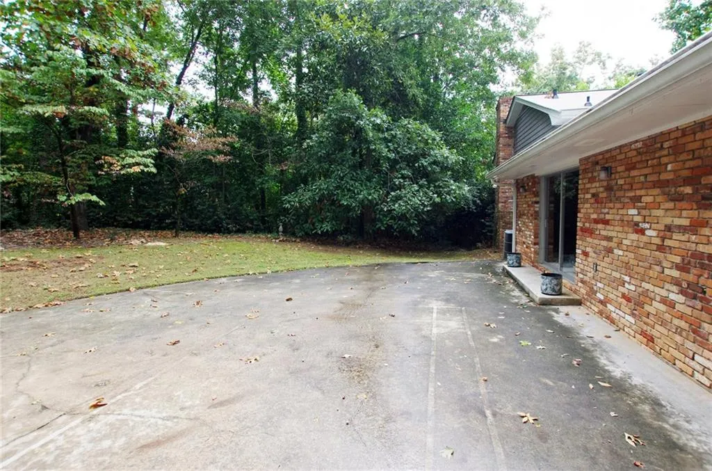 6555 Sentry Hill Trail, Sandy Springs, Georgia 30328, 4 Bedrooms Bedrooms, ,3 BathroomsBathrooms,Residential,Sold,6555 Sentry Hill Trail,6634643