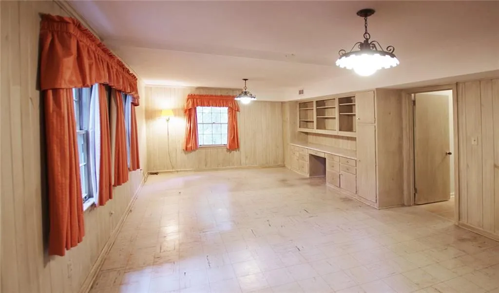 6555 Sentry Hill Trail, Sandy Springs, Georgia 30328, 4 Bedrooms Bedrooms, ,3 BathroomsBathrooms,Residential,Sold,6555 Sentry Hill Trail,6634643