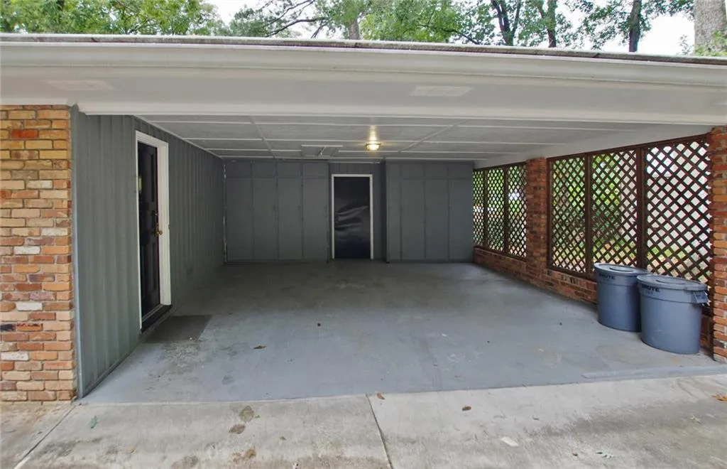 6555 Sentry Hill Trail, Sandy Springs, Georgia 30328, 4 Bedrooms Bedrooms, ,3 BathroomsBathrooms,Residential,Sold,6555 Sentry Hill Trail,6634643