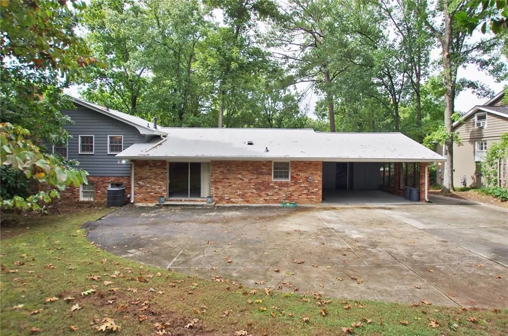 6555 Sentry Hill Trail, Sandy Springs, Georgia 30328, 4 Bedrooms Bedrooms, ,3 BathroomsBathrooms,Residential,Sold,6555 Sentry Hill Trail,6634643