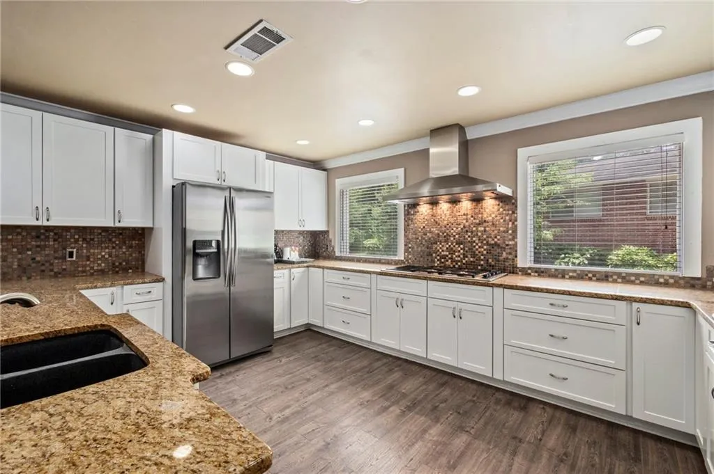 6639 Cherry Tree Lane, Sandy Springs, Georgia 30328, 3 Bedrooms Bedrooms, ,2 BathroomsBathrooms,Residential,Sold,6639 Cherry Tree Lane,6910756