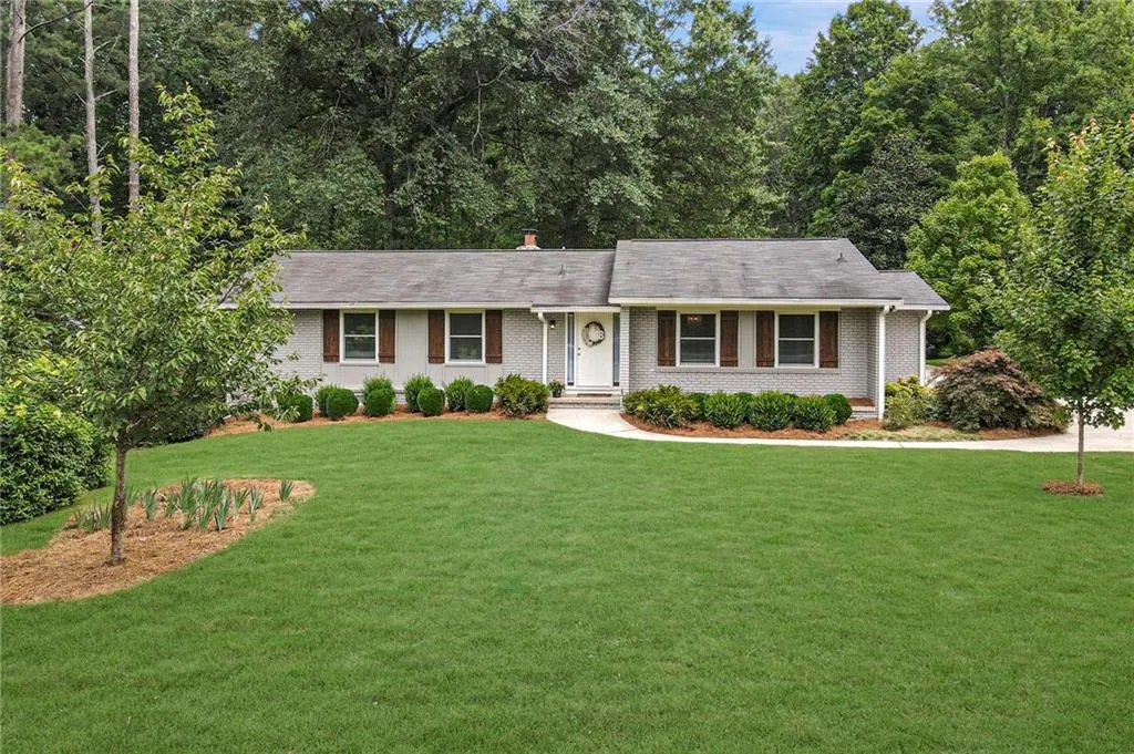 6639 Cherry Tree Lane, Sandy Springs, Georgia 30328, 3 Bedrooms Bedrooms, ,2 BathroomsBathrooms,Residential,Sold,6639 Cherry Tree Lane,6910756