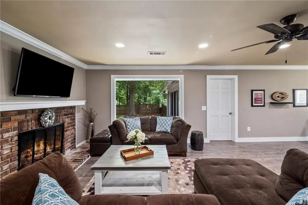 6639 Cherry Tree Lane, Sandy Springs, Georgia 30328, 3 Bedrooms Bedrooms, ,2 BathroomsBathrooms,Residential,Sold,6639 Cherry Tree Lane,6910756