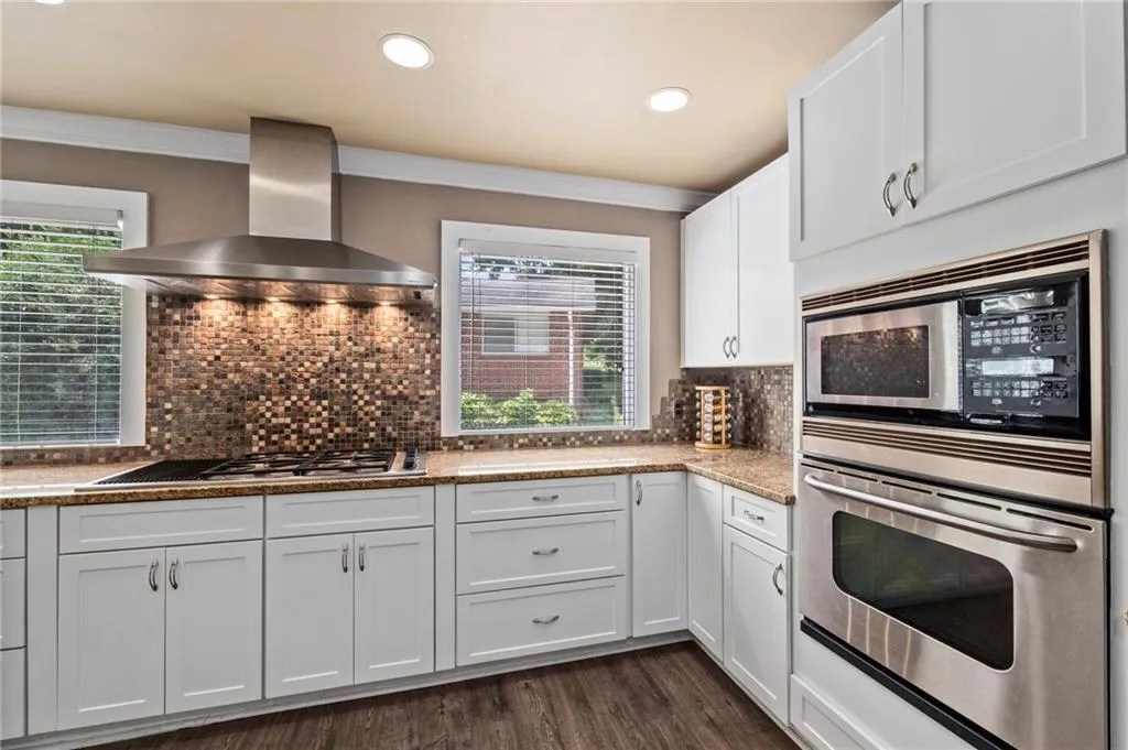 6639 Cherry Tree Lane, Sandy Springs, Georgia 30328, 3 Bedrooms Bedrooms, ,2 BathroomsBathrooms,Residential,Sold,6639 Cherry Tree Lane,6910756