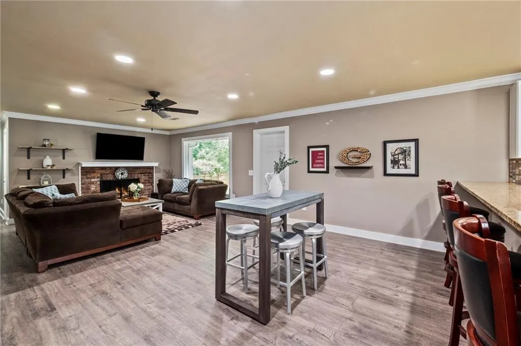 6639 Cherry Tree Lane, Sandy Springs, Georgia 30328, 3 Bedrooms Bedrooms, ,2 BathroomsBathrooms,Residential,Sold,6639 Cherry Tree Lane,6910756