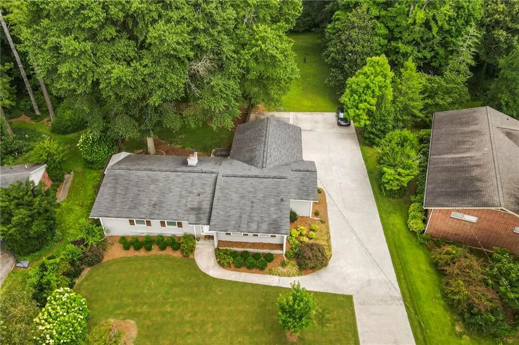 6639 Cherry Tree Lane, Sandy Springs, Georgia 30328, 3 Bedrooms Bedrooms, ,2 BathroomsBathrooms,Residential,Sold,6639 Cherry Tree Lane,6910756