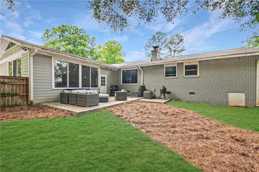 6639 Cherry Tree Lane, Sandy Springs, Georgia 30328, 3 Bedrooms Bedrooms, ,2 BathroomsBathrooms,Residential,Sold,6639 Cherry Tree Lane,6910756