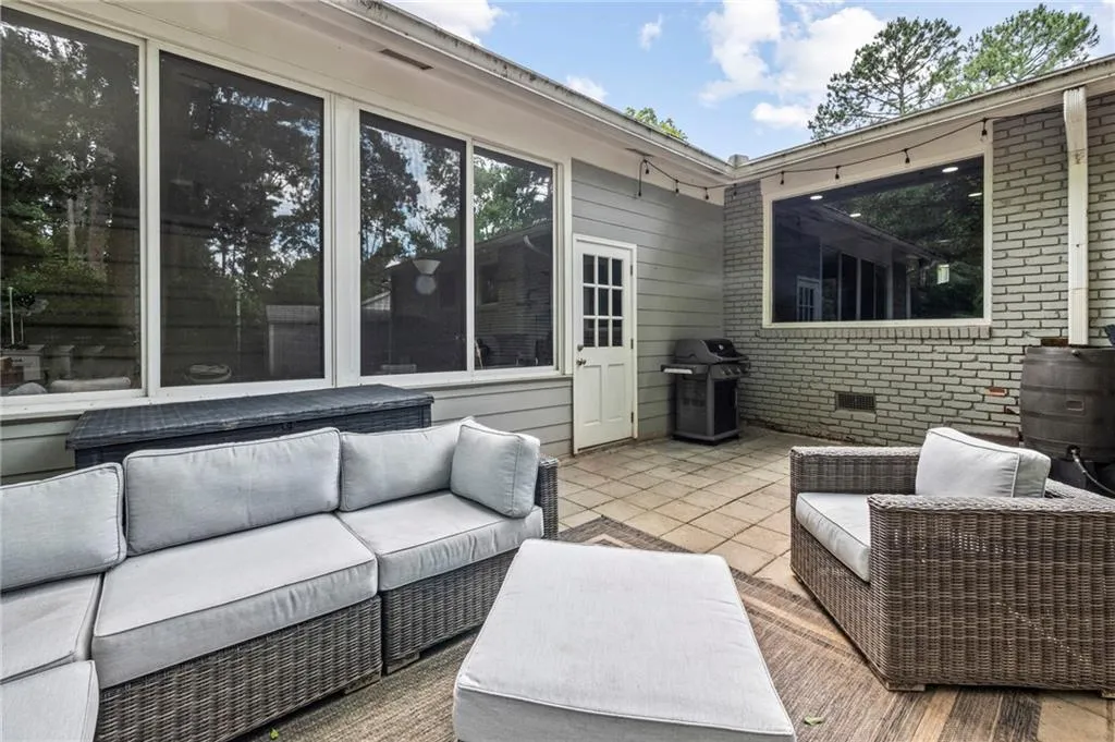 6639 Cherry Tree Lane, Sandy Springs, Georgia 30328, 3 Bedrooms Bedrooms, ,2 BathroomsBathrooms,Residential,Sold,6639 Cherry Tree Lane,6910756
