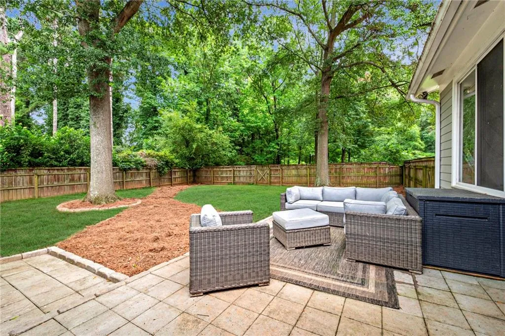 6639 Cherry Tree Lane, Sandy Springs, Georgia 30328, 3 Bedrooms Bedrooms, ,2 BathroomsBathrooms,Residential,Sold,6639 Cherry Tree Lane,6910756