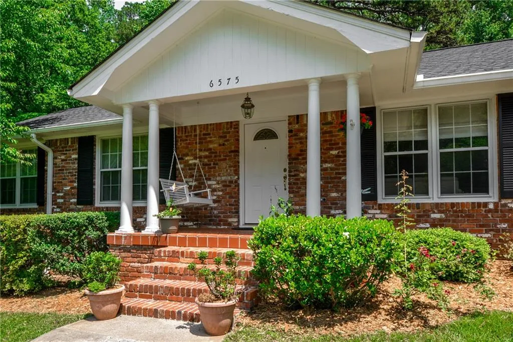 6575 Wright Circle Ne, Sandy Springs, Georgia 30328, 3 Bedrooms Bedrooms, ,2 BathroomsBathrooms,Residential,Sold,6575 Wright Circle Ne,5696016