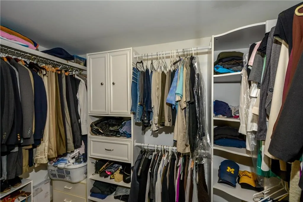 6575 Wright Circle Ne, Sandy Springs, Georgia 30328, 3 Bedrooms Bedrooms, ,2 BathroomsBathrooms,Residential,Sold,6575 Wright Circle Ne,5696016