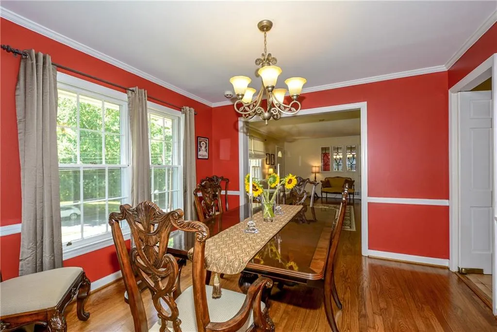 6575 Wright Circle Ne, Sandy Springs, Georgia 30328, 3 Bedrooms Bedrooms, ,2 BathroomsBathrooms,Residential,Sold,6575 Wright Circle Ne,5696016