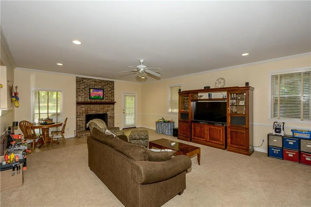 6575 Wright Circle Ne, Sandy Springs, Georgia 30328, 3 Bedrooms Bedrooms, ,2 BathroomsBathrooms,Residential,Sold,6575 Wright Circle Ne,5696016