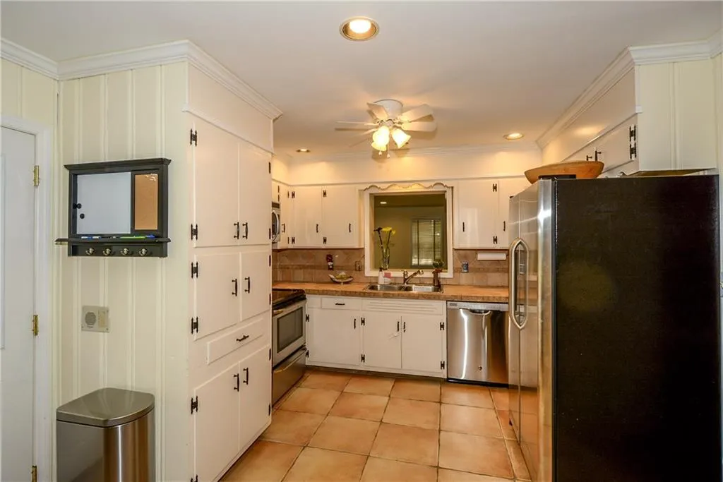 6575 Wright Circle Ne, Sandy Springs, Georgia 30328, 3 Bedrooms Bedrooms, ,2 BathroomsBathrooms,Residential,Sold,6575 Wright Circle Ne,5696016