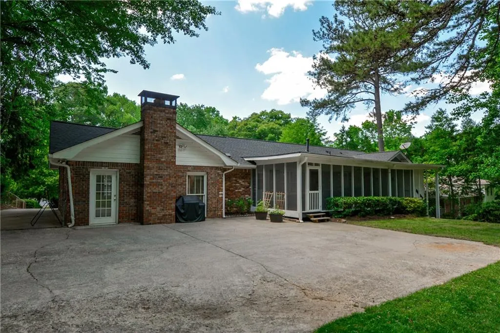 6575 Wright Circle Ne, Sandy Springs, Georgia 30328, 3 Bedrooms Bedrooms, ,2 BathroomsBathrooms,Residential,Sold,6575 Wright Circle Ne,5696016