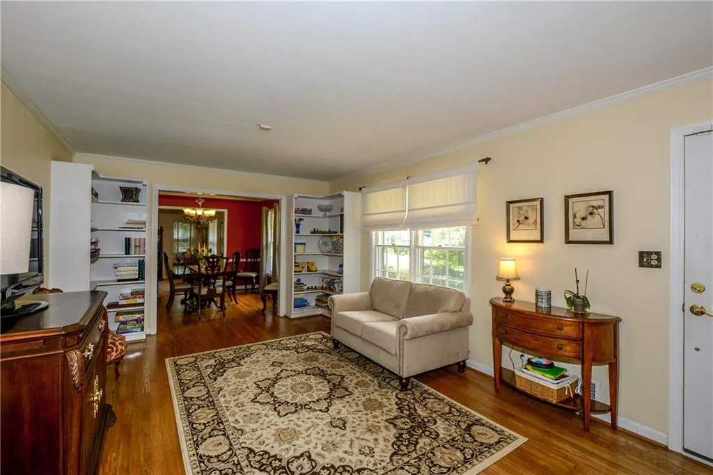 6575 Wright Circle Ne, Sandy Springs, Georgia 30328, 3 Bedrooms Bedrooms, ,2 BathroomsBathrooms,Residential,Sold,6575 Wright Circle Ne,5696016