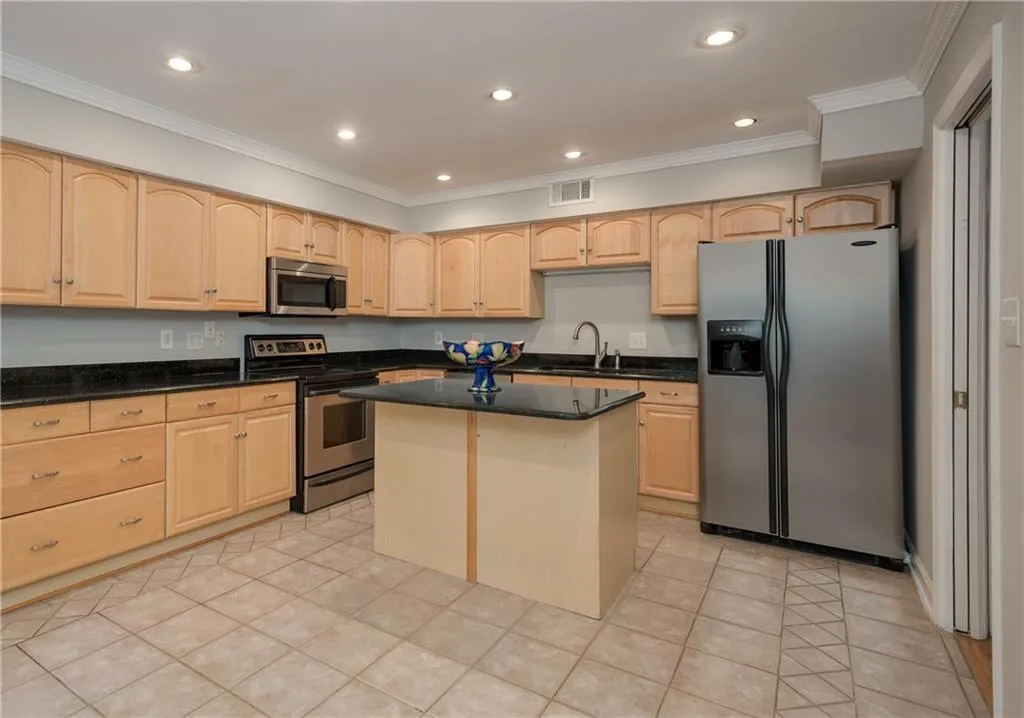 326 The Chace, Sandy Springs, Georgia 30328, 3 Bedrooms Bedrooms, ,2 BathroomsBathrooms,Residential,Sold,326 The Chace,6926233