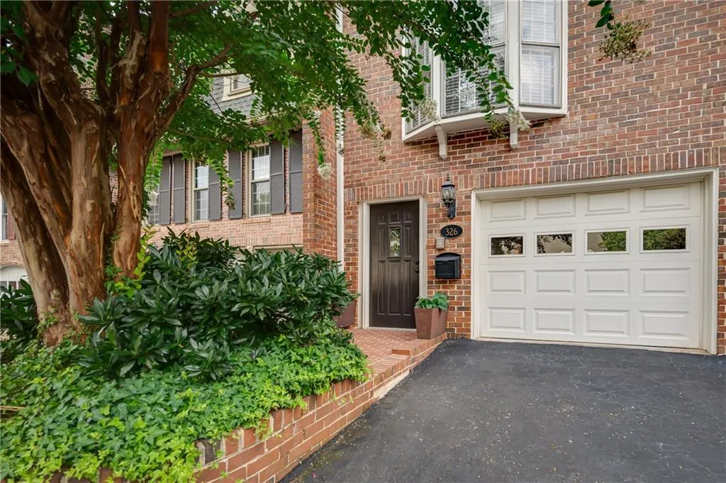 326 The Chace, Sandy Springs, Georgia 30328, 3 Bedrooms Bedrooms, ,2 BathroomsBathrooms,Residential,Sold,326 The Chace,6926233