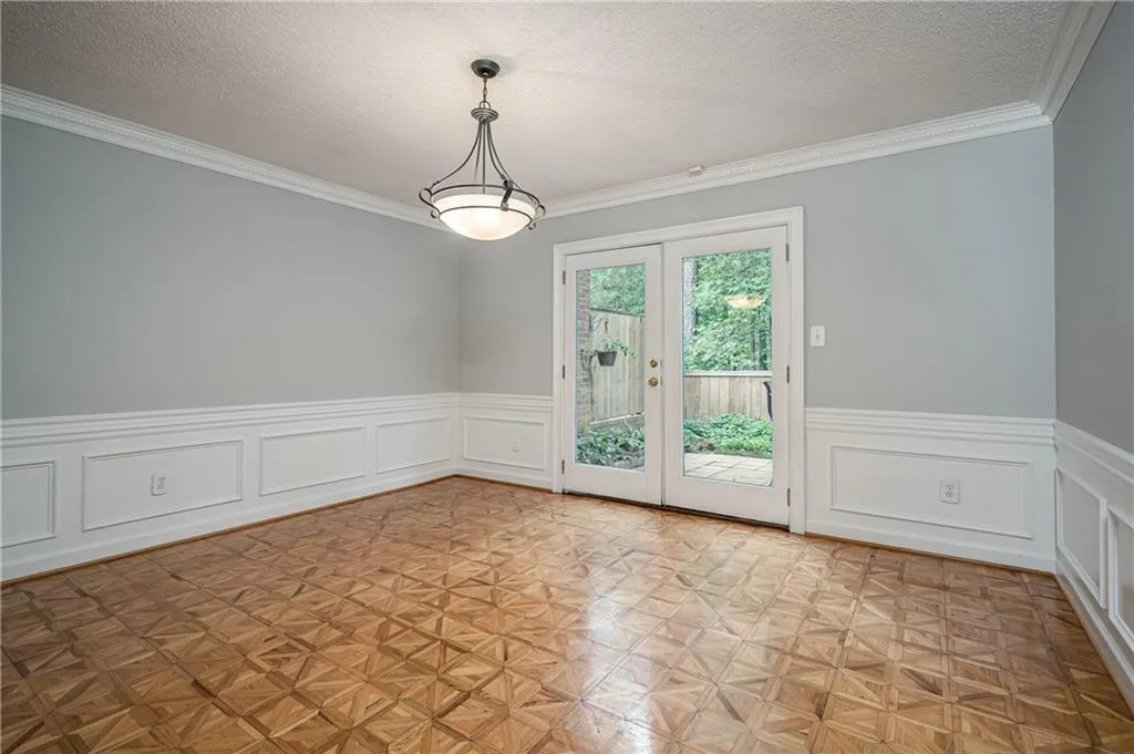 326 The Chace, Sandy Springs, Georgia 30328, 3 Bedrooms Bedrooms, ,2 BathroomsBathrooms,Residential,Sold,326 The Chace,6926233